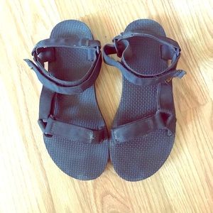 Black Teva Original Universal Sandals